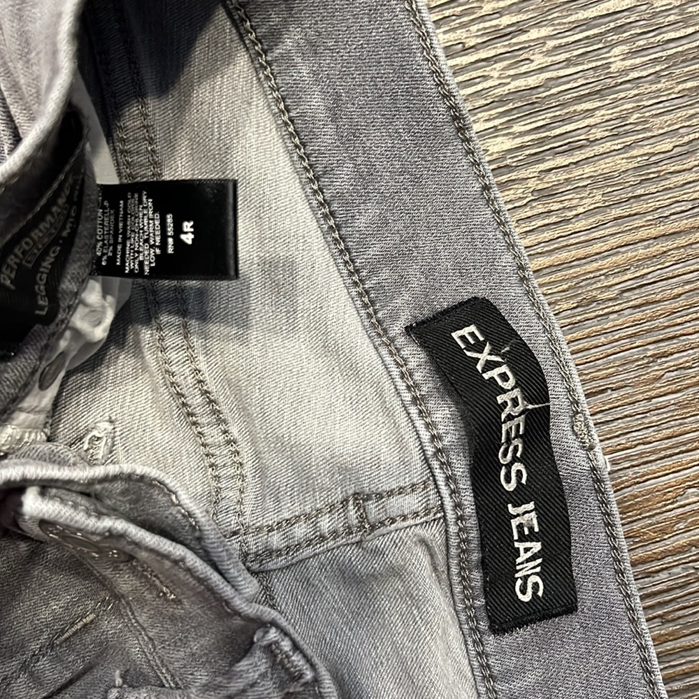 Express Jeans - Picture 2 of 3
